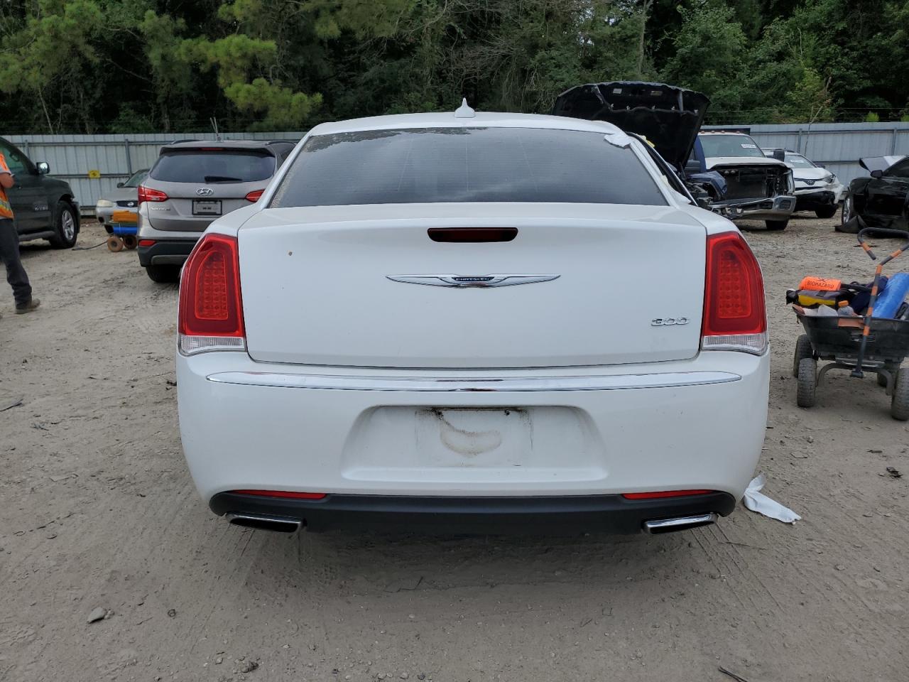 2C3CCAAG8FH749563 2015 Chrysler 300 Limited