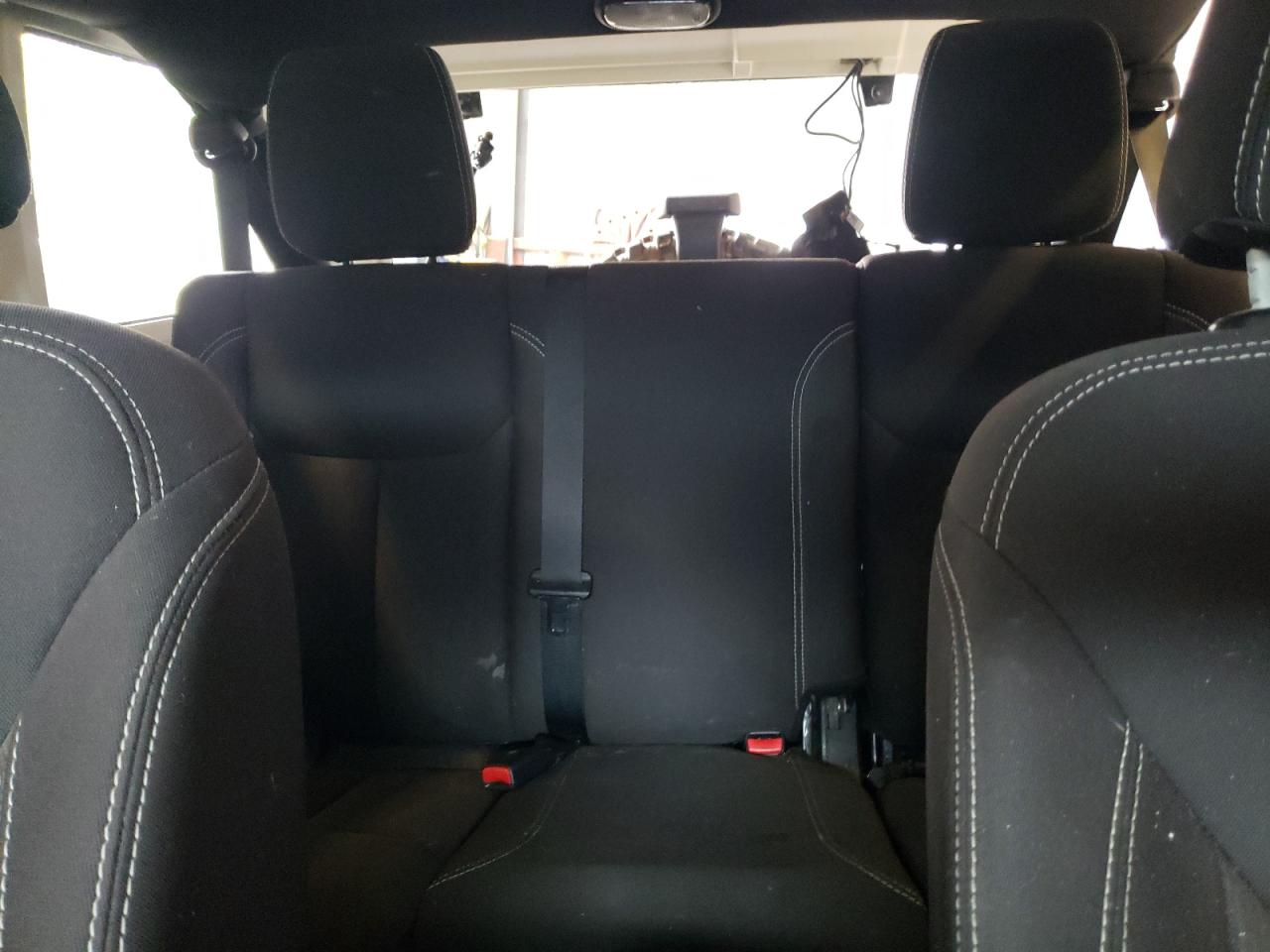 1C4BJWFG0FL685251 2015 Jeep Wrangler Unlimited Rubicon