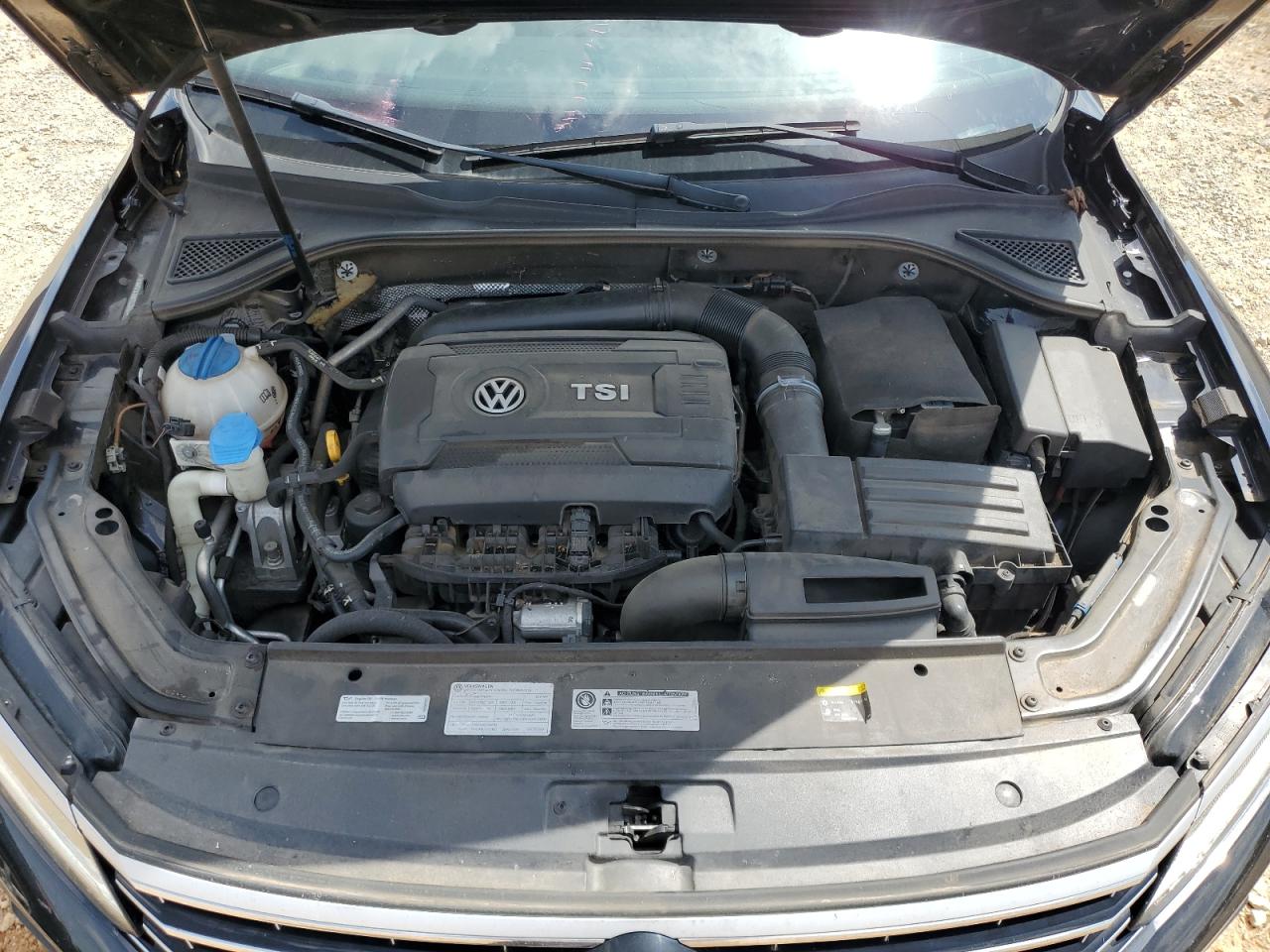 1VWBT7A30HC022086 2017 Volkswagen Passat Se