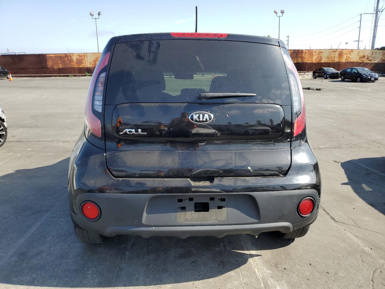 KNDJN2A25H7437223 2017 Kia Soul