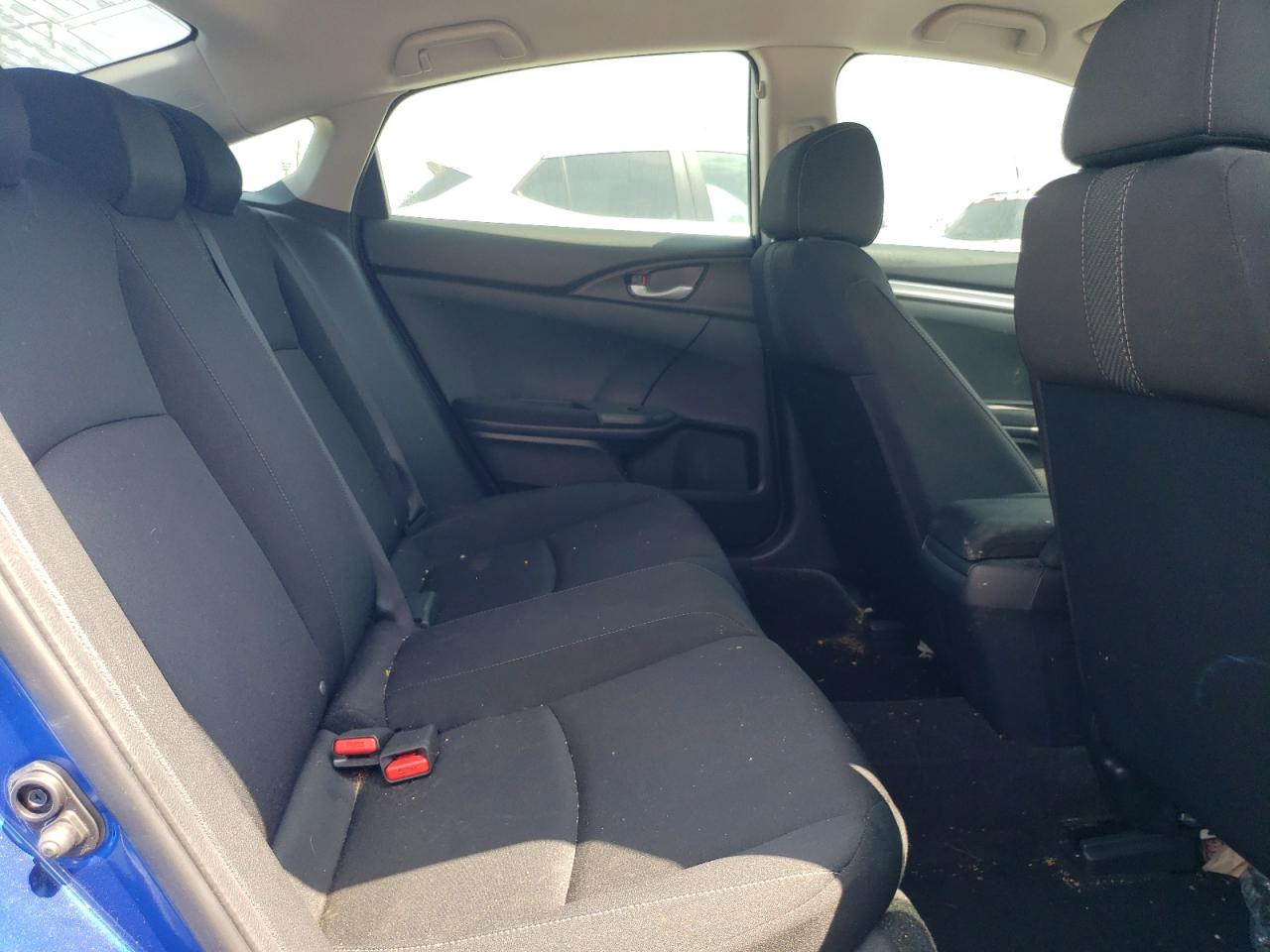 WAUKMAF40JN015905 2018 Audi A4 Premium