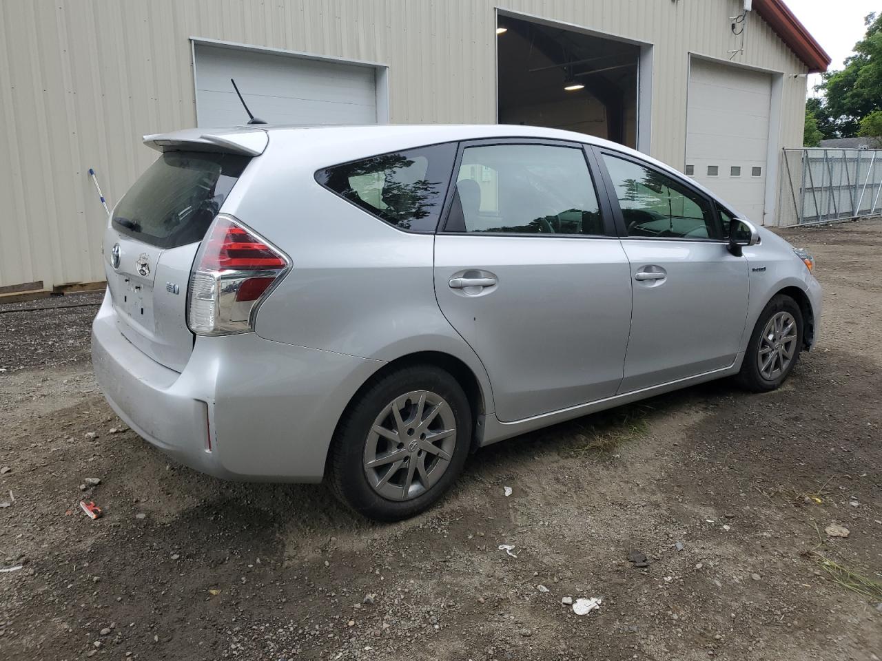 JTDZN3EU3FJ039237 2015 Toyota Prius V