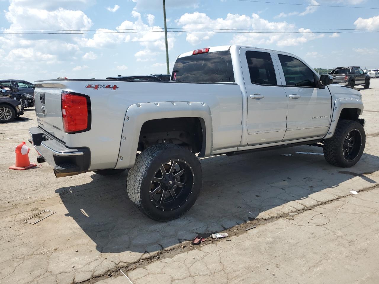 1GCVKREC9FZ426605 2015 Chevrolet Silverado K1500 Lt