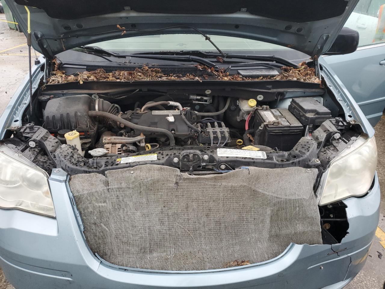 2A8HR44E69R613998 2009 Chrysler Town & Country Lx