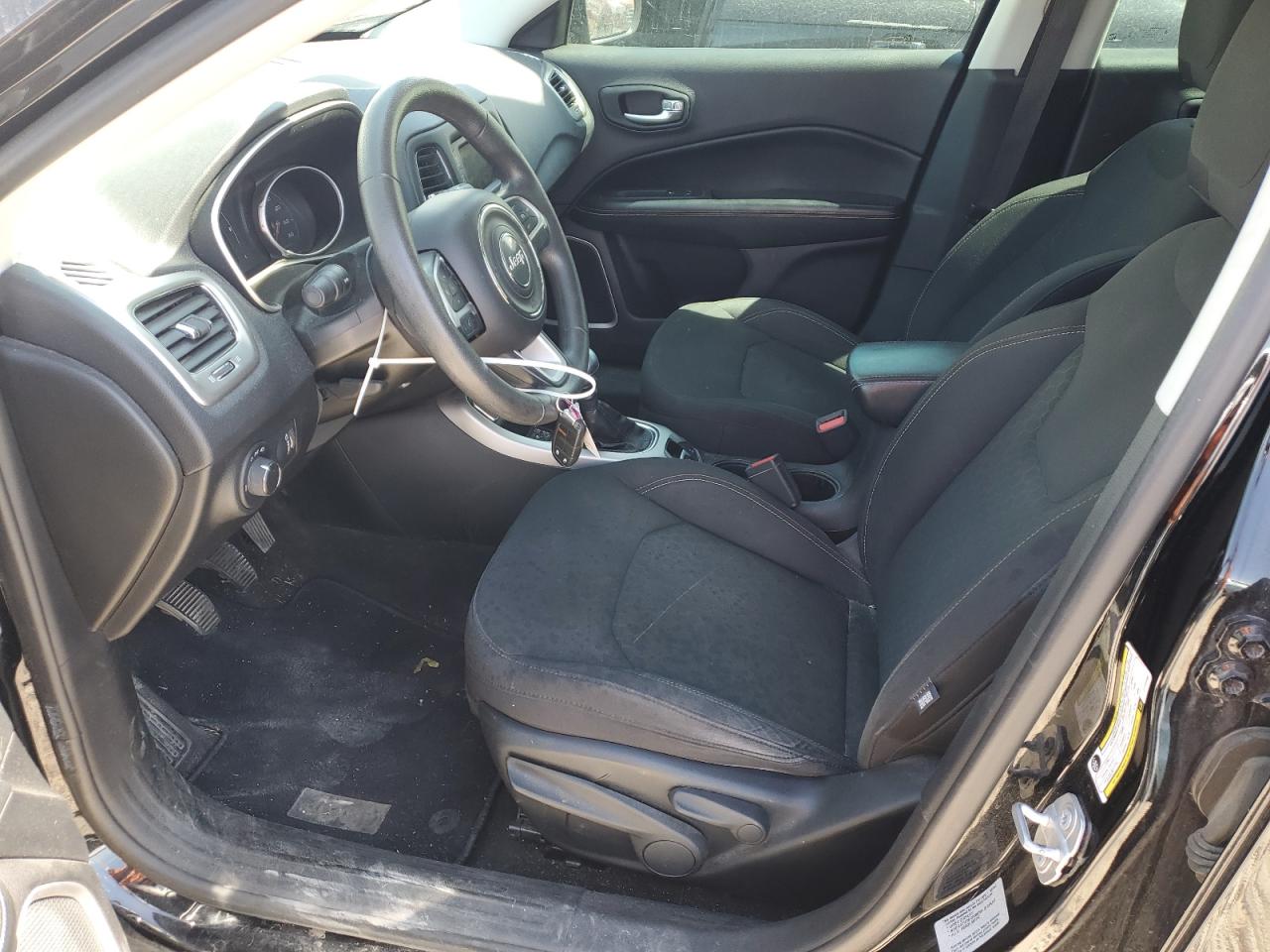 3C4NJCAB2JT124893 2018 Jeep Compass Sport