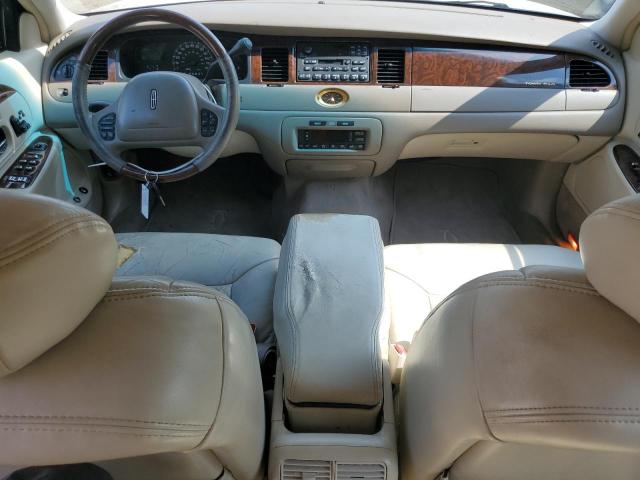 2000 Lincoln Town Car Cartier VIN: 1LNHM83W0YY928597 Lot: 57719064