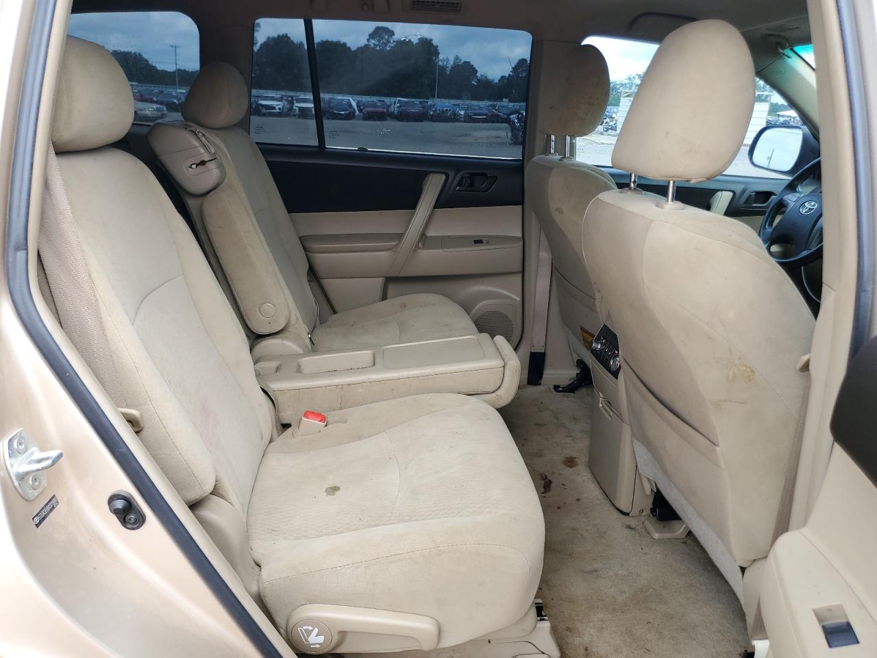 5TDZK3EHXAS019087 2010 Toyota Highlander