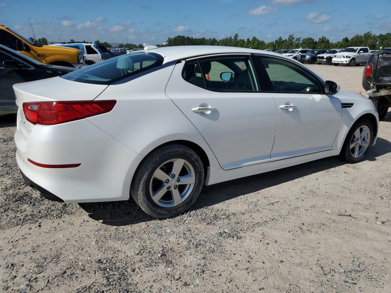 2015 Kia Optima Lx vin: KNAGM4A70F5553598