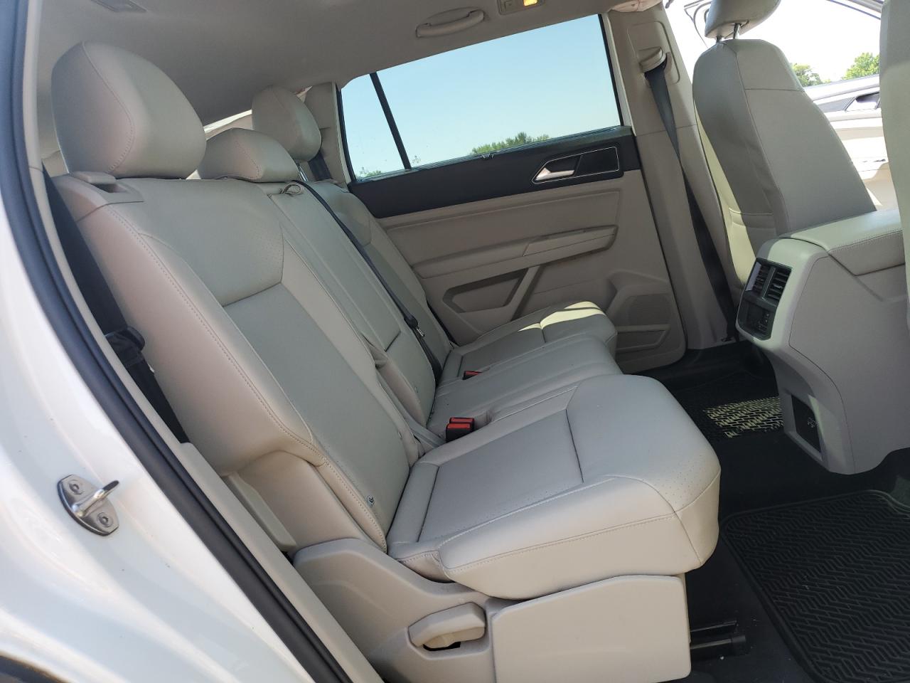 1V2MR2CA9JC556863 2018 Volkswagen Atlas Sel