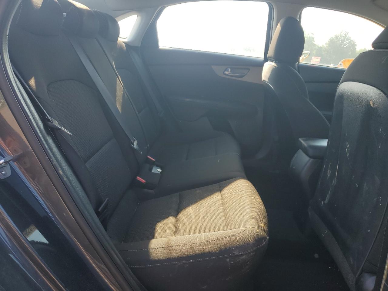 3KPF24AD2ME263200 2021 Kia Forte Fe