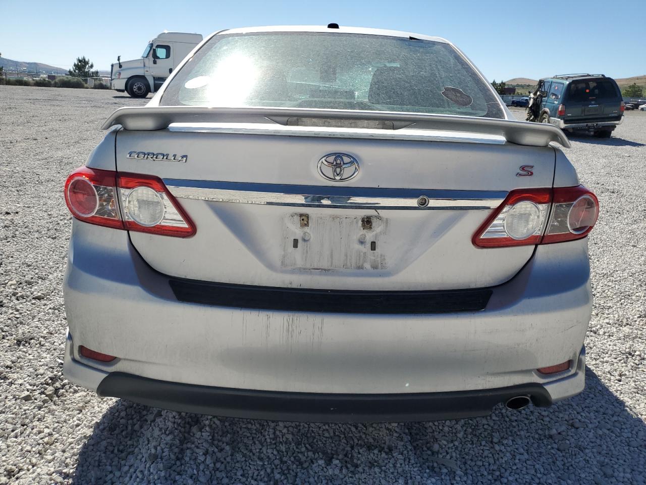 2013 Toyota Corolla Base vin: 5YFBU4EE8DP125493