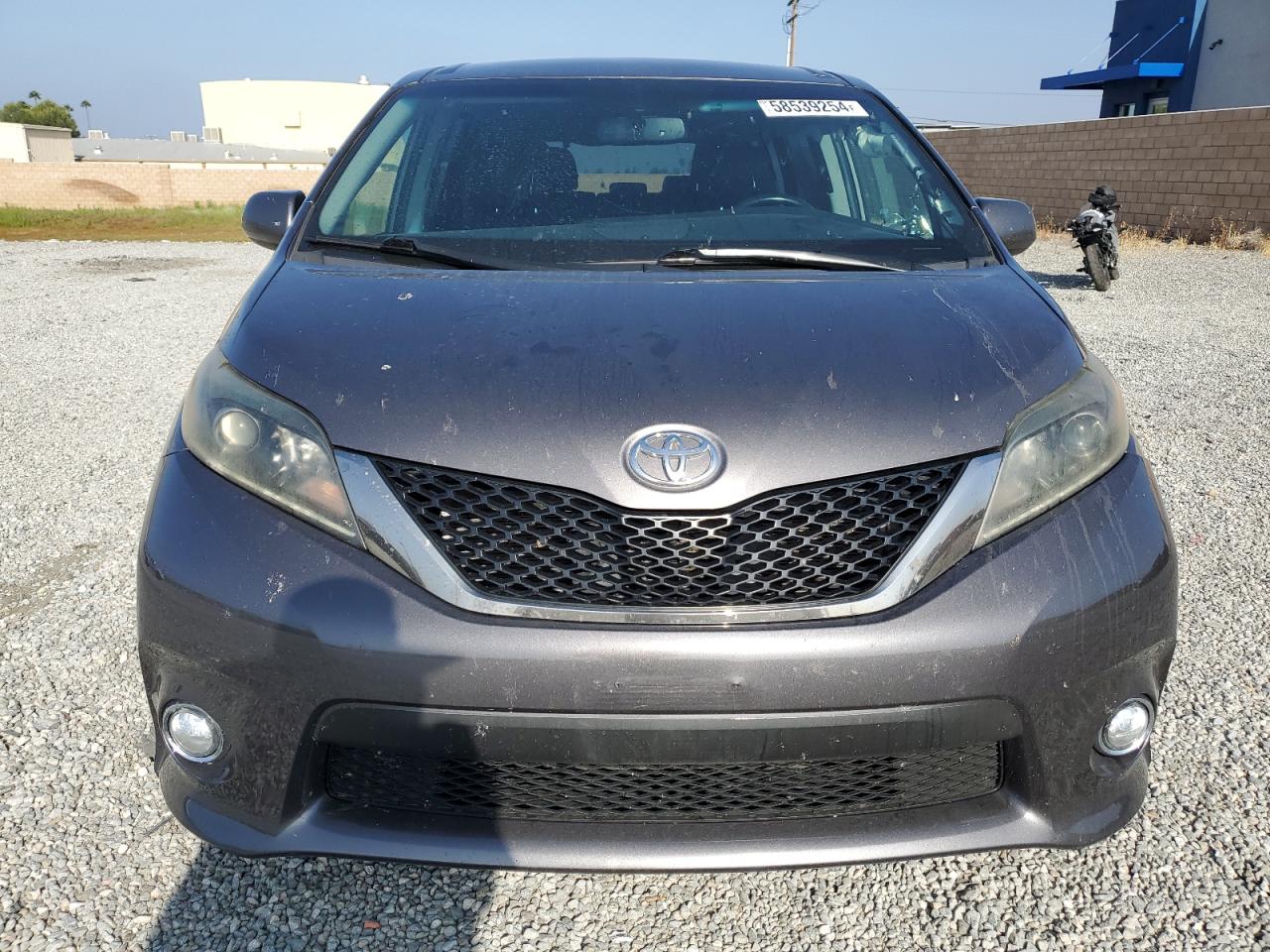 5TDXZ3DCXHS839558 2017 Toyota Sienna Se