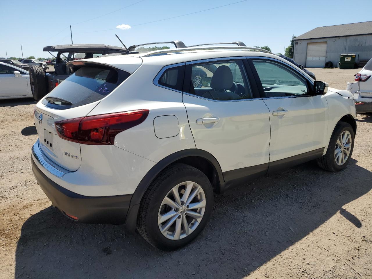 JN1BJ1CR1JW208234 2018 Nissan Rogue Sport S