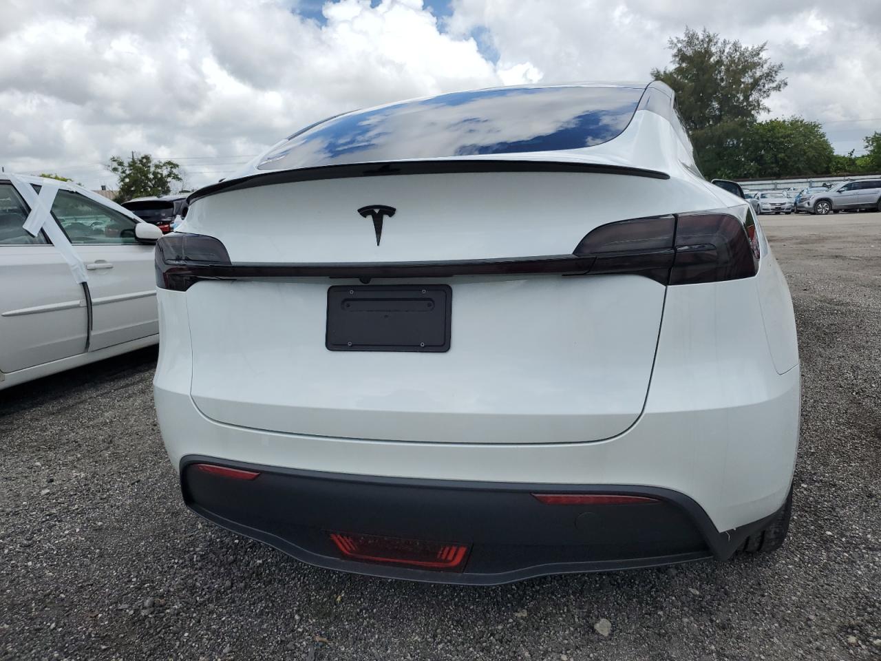 7SAYGAEE7PF593699 2023 Tesla Model Y