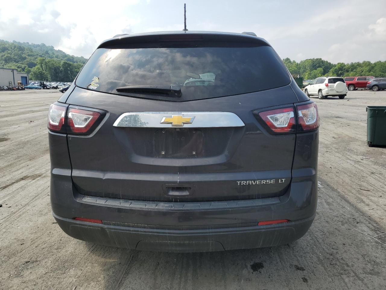 1GNKRGKD2FJ235002 2015 Chevrolet Traverse Lt