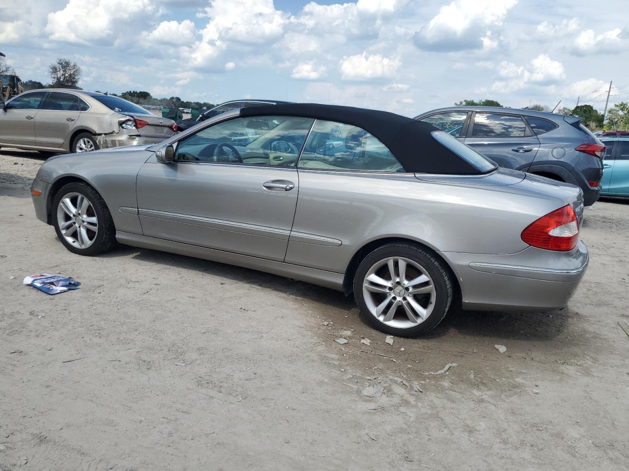 WDBTK56F77T087015 2007 Mercedes-Benz Clk 350