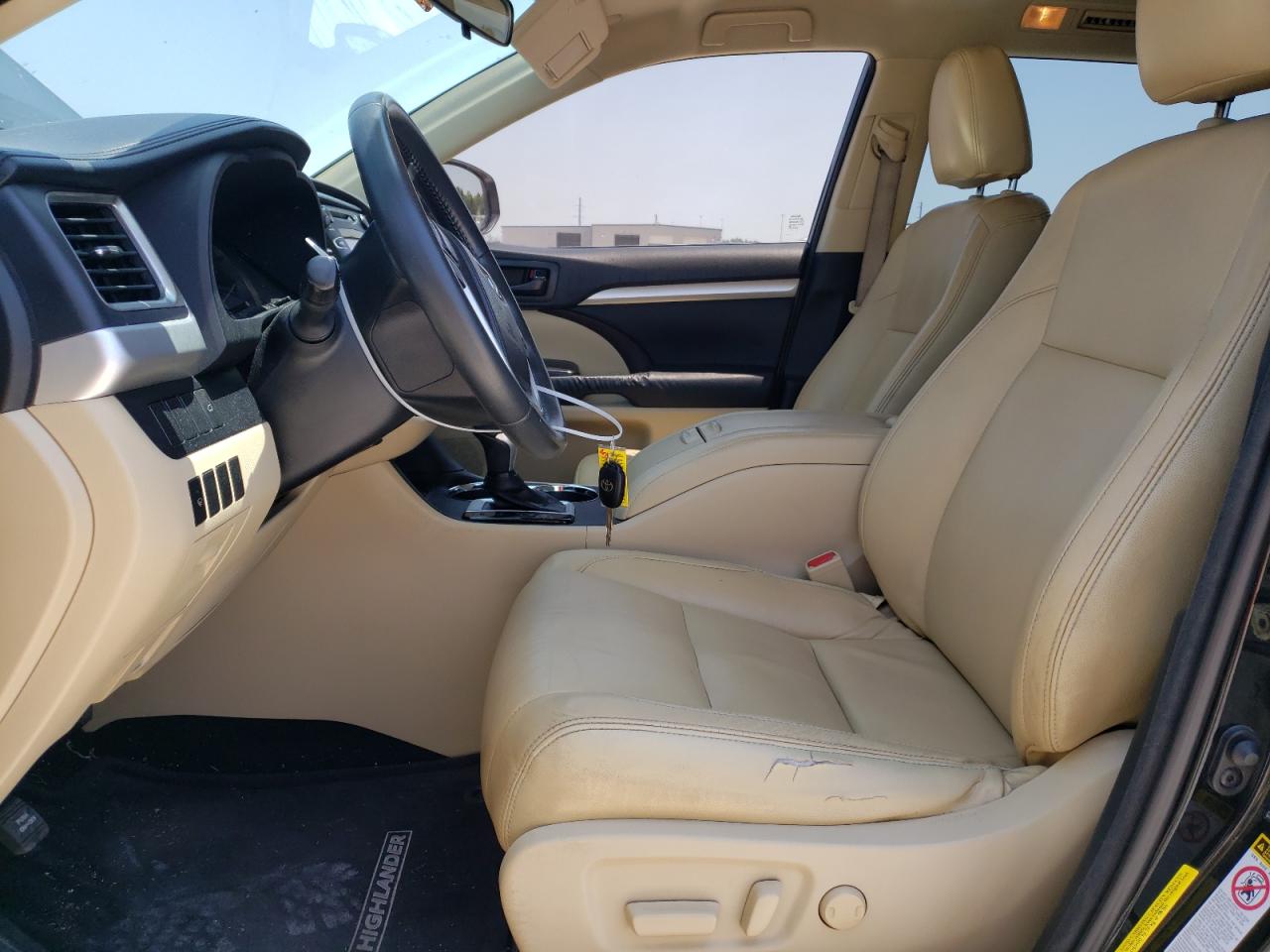 5TDZKRFH4ES014099 2014 Toyota Highlander Le