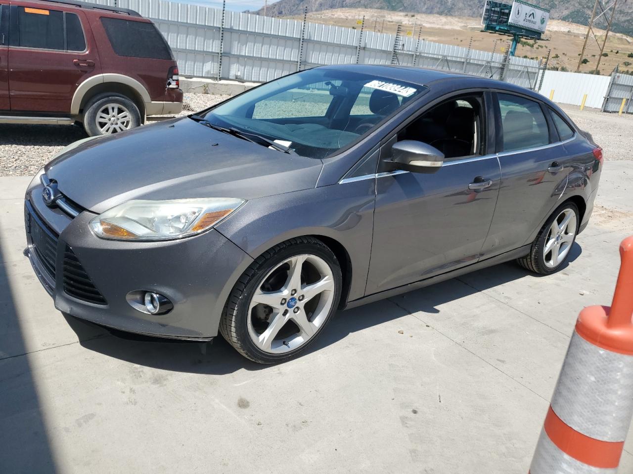 2013 Ford Focus Titanium vin: 1FADP3J23DL224498