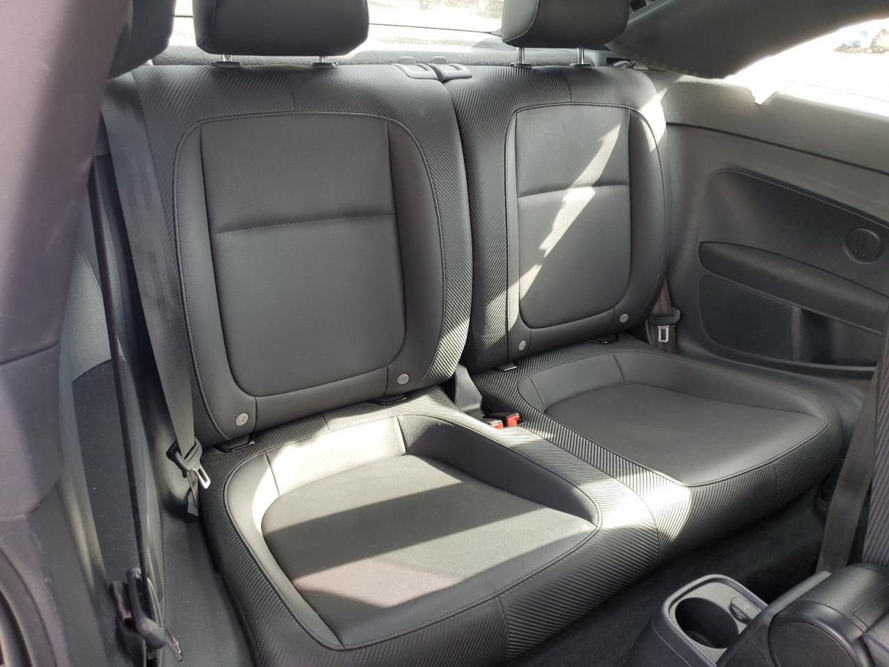 3VWFD7AT3JM708691 2018 Volkswagen Beetle S