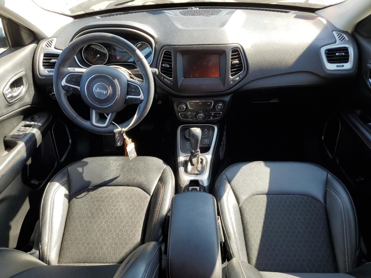 3C4NJDBB7KT647526 2019 Jeep Compass Latitude