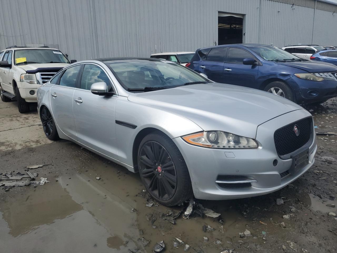 2014 Jaguar Xj vin: SAJWJ1CD3E8V70774