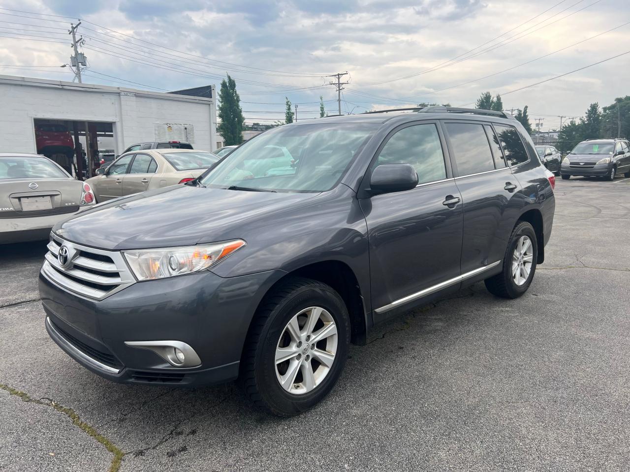 2012 Toyota Highlander Base vin: 5TDBK3EH2CS134870