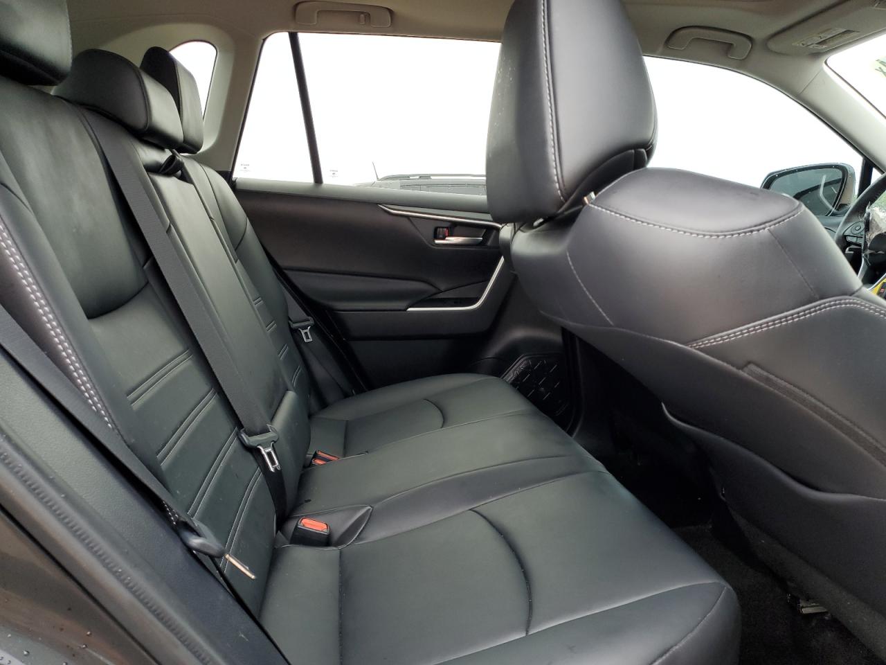 2T3C1RFV5LW080235 2020 Toyota Rav4 Xle Premium