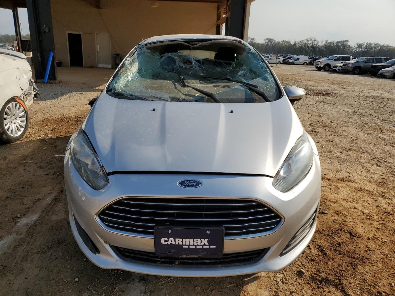 2018 Ford Fiesta Se vin: 3FADP4EJ7JM108254