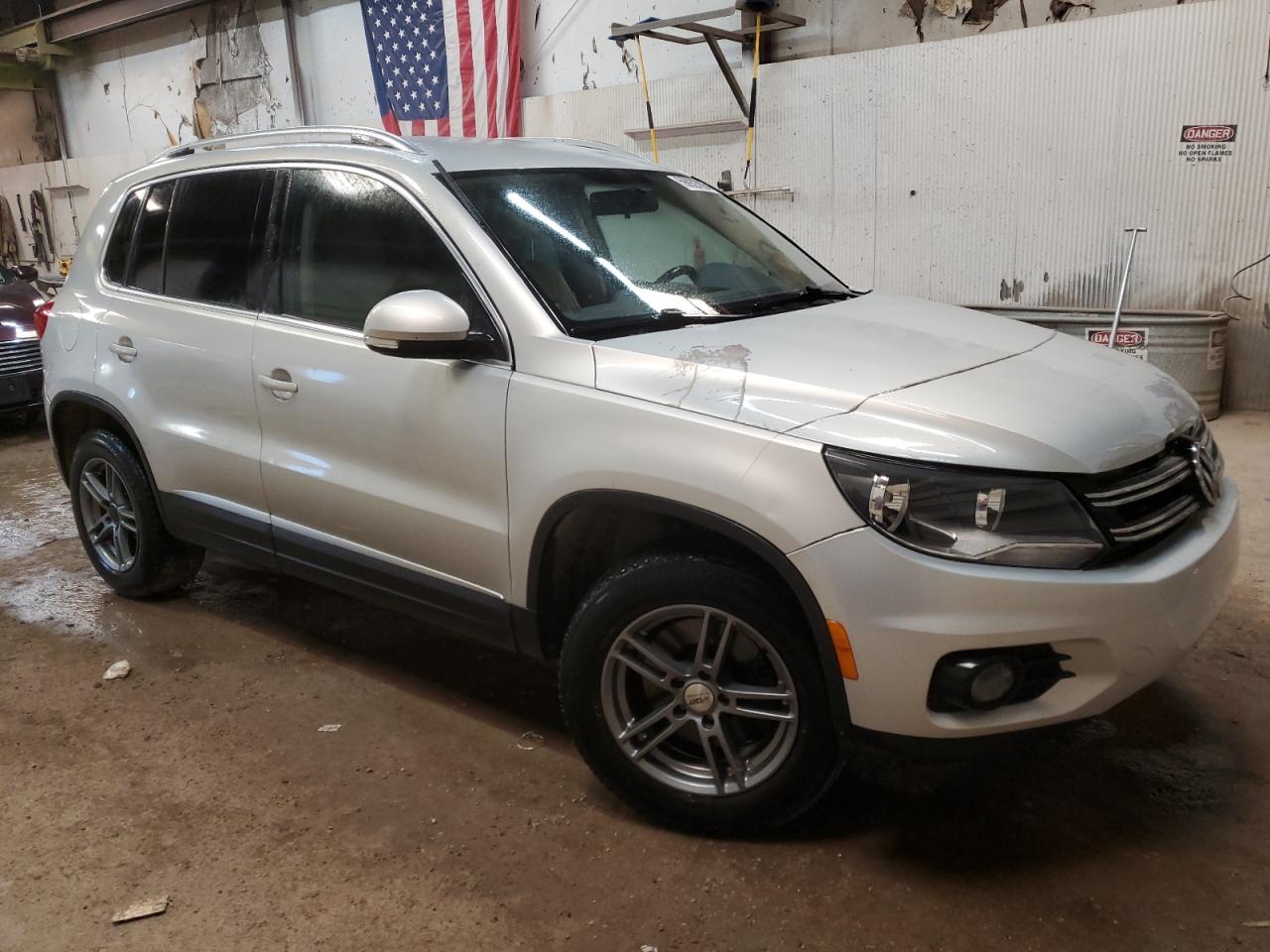 2013 Volkswagen Tiguan S vin: WVGBV7AX6DW526825