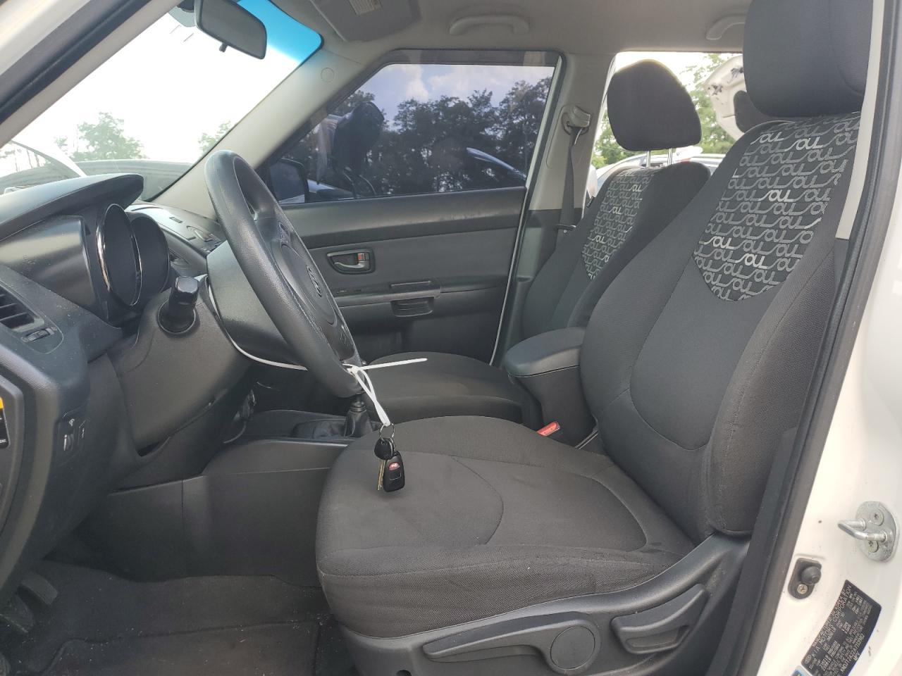 KNDJT2A22A7113982 2010 Kia Soul +