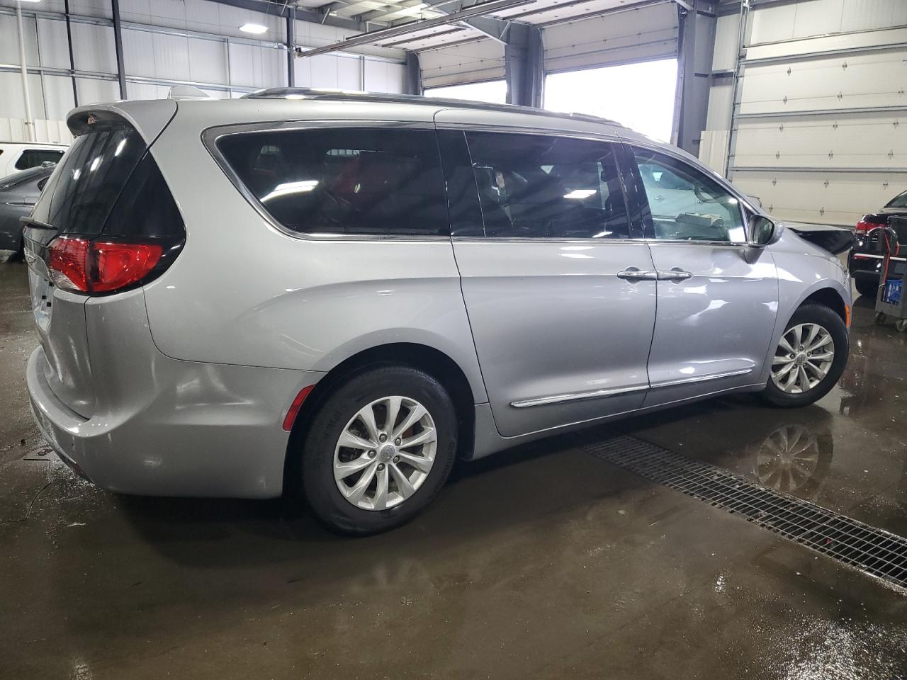 2018 Chrysler Pacifica Touring L Plus vin: 2C4RC1EG5JR103397