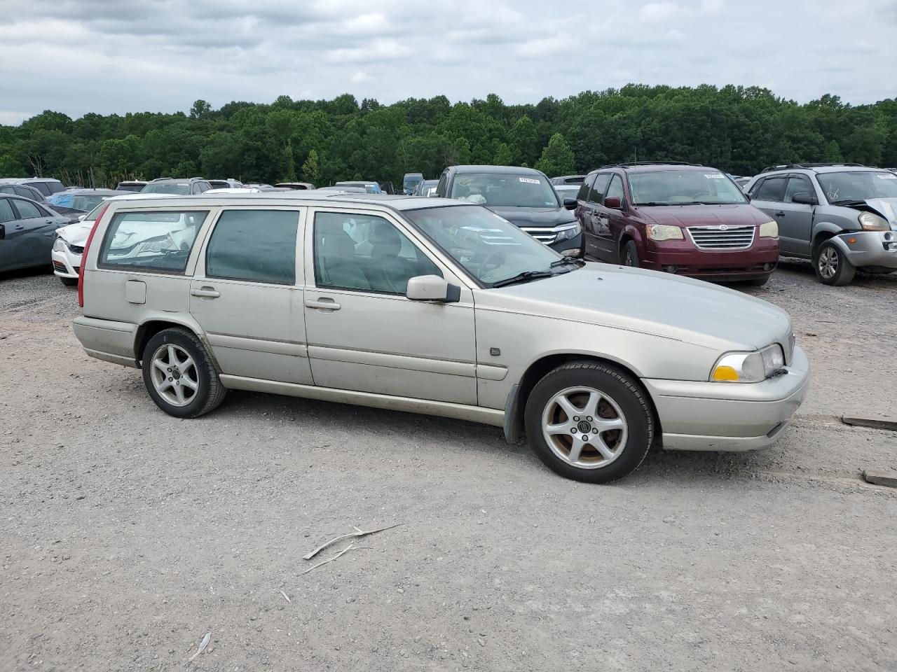 YV1LW61J4Y2656427 2000 Volvo V70 Base