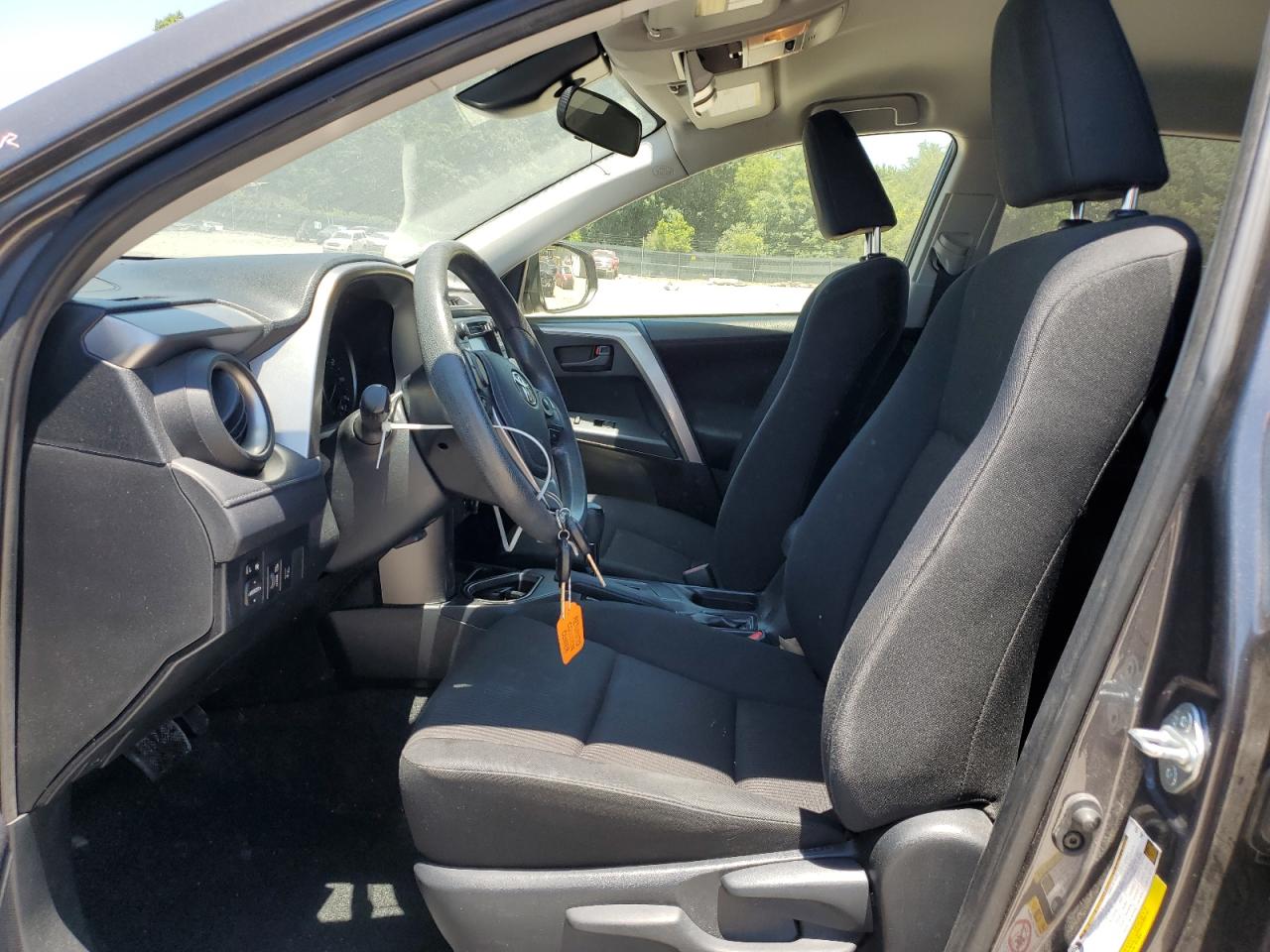 JTMZFREV3HJ703161 2017 Toyota Rav4 Le