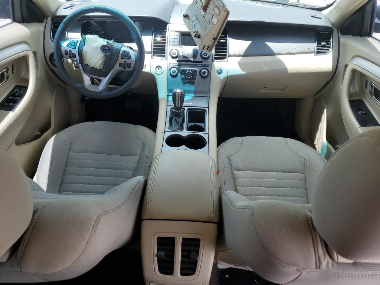 1FAHP2D89JG123353 2018 Ford Taurus Se