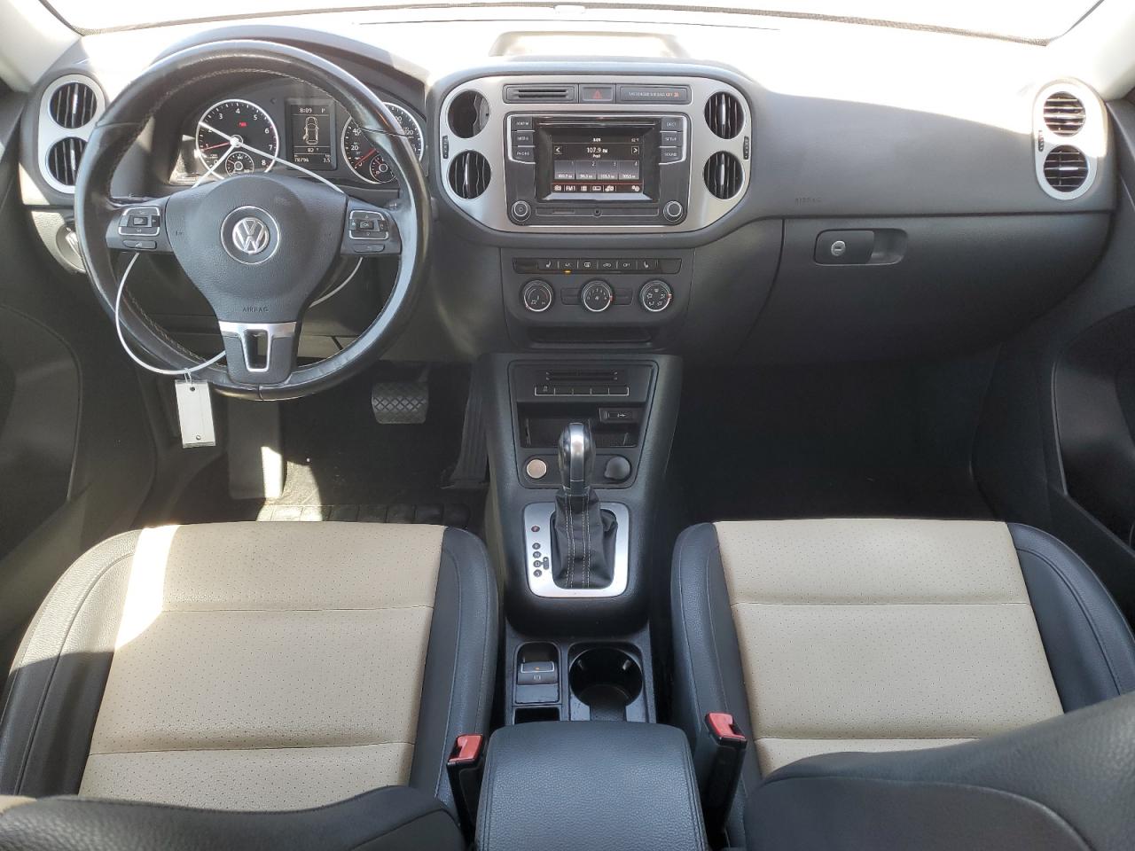 WVGAV7AX8GW592504 2016 Volkswagen Tiguan S