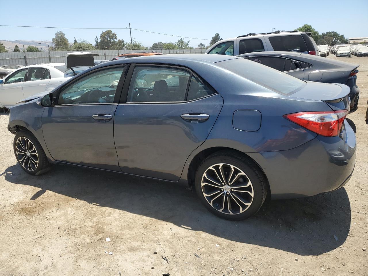 2015 Toyota Corolla L vin: 5YFBURHE5FP281941