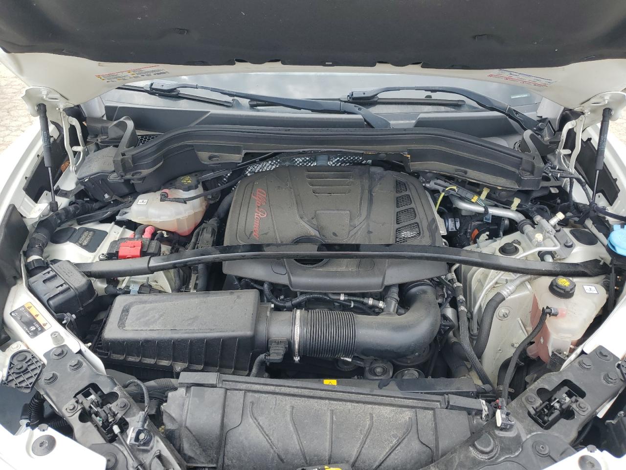 ZASFAKBN9J7C00533 2018 Alfa Romeo Stelvio Ti