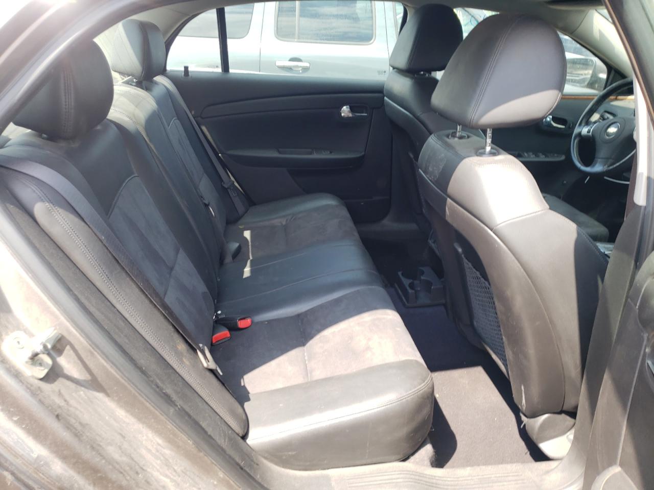 1G1ZD5E7XAF137548 2010 Chevrolet Malibu 2Lt