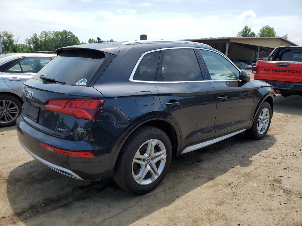 WA1ANAFY5K2133184 2019 Audi Q5 Premium