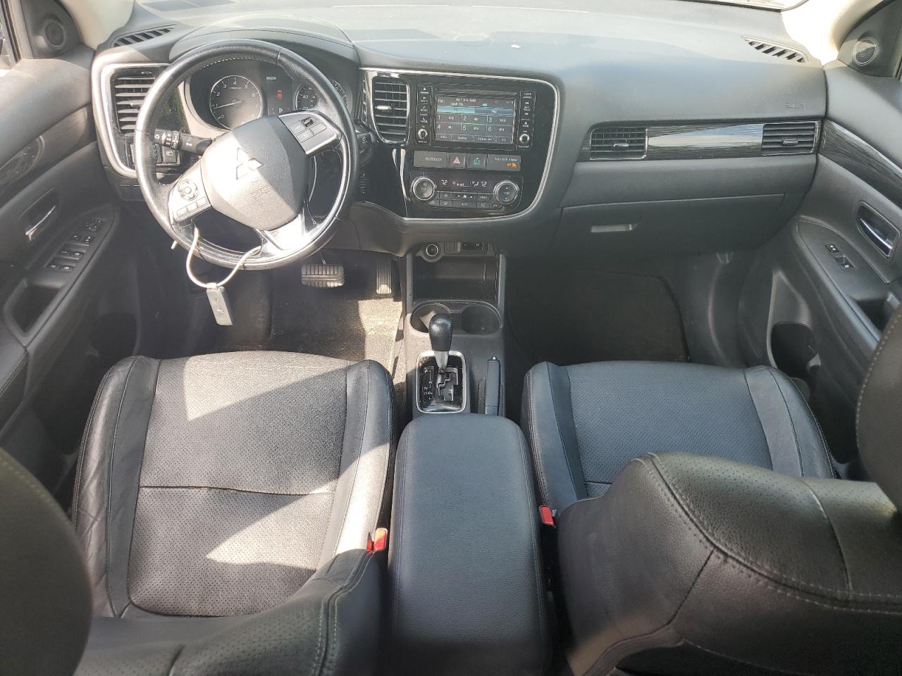 JA4AZ3A36GZ019754 2016 Mitsubishi Outlander Se