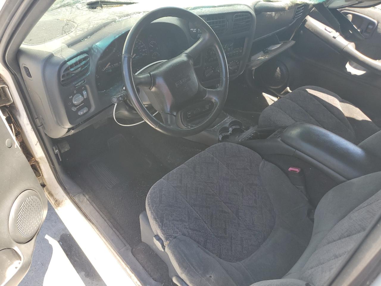 1GTDT13W42K128957 2002 GMC Sonoma