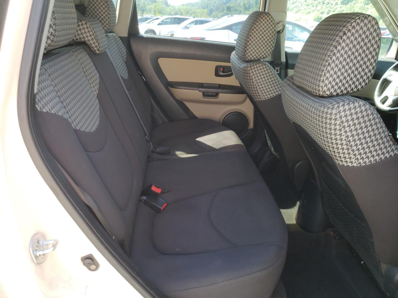 KNDJT2A26B7713843 2011 Kia Soul +