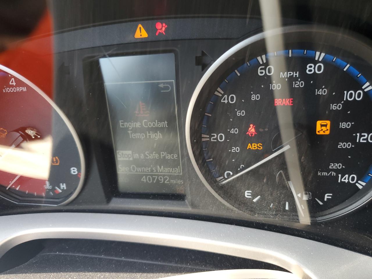 JTMWFREV1HJ127508 2017 Toyota Rav4 Xle