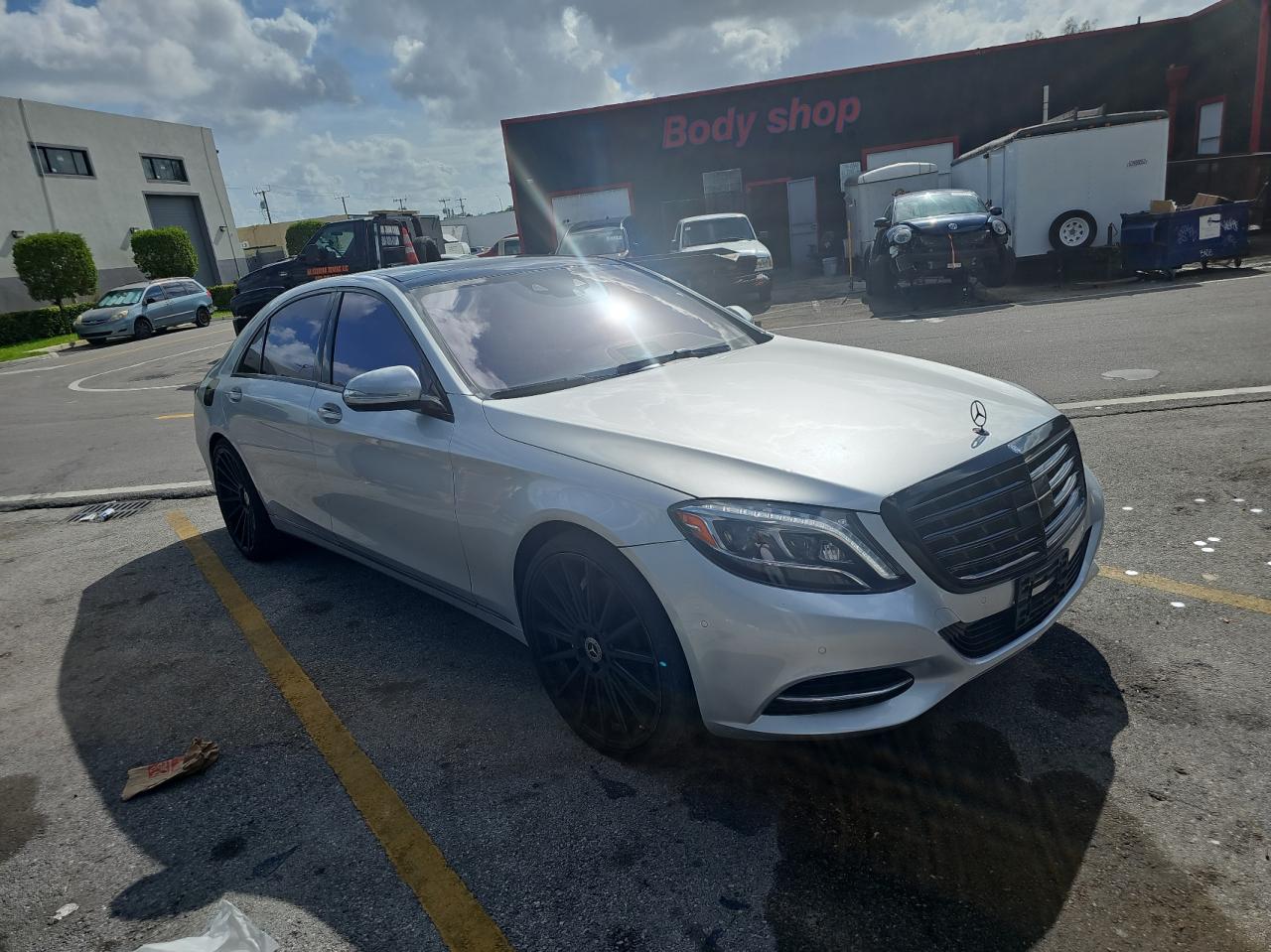 2015 Mercedes-Benz S 550 4Matic vin: WDDUG8FB0FA143205