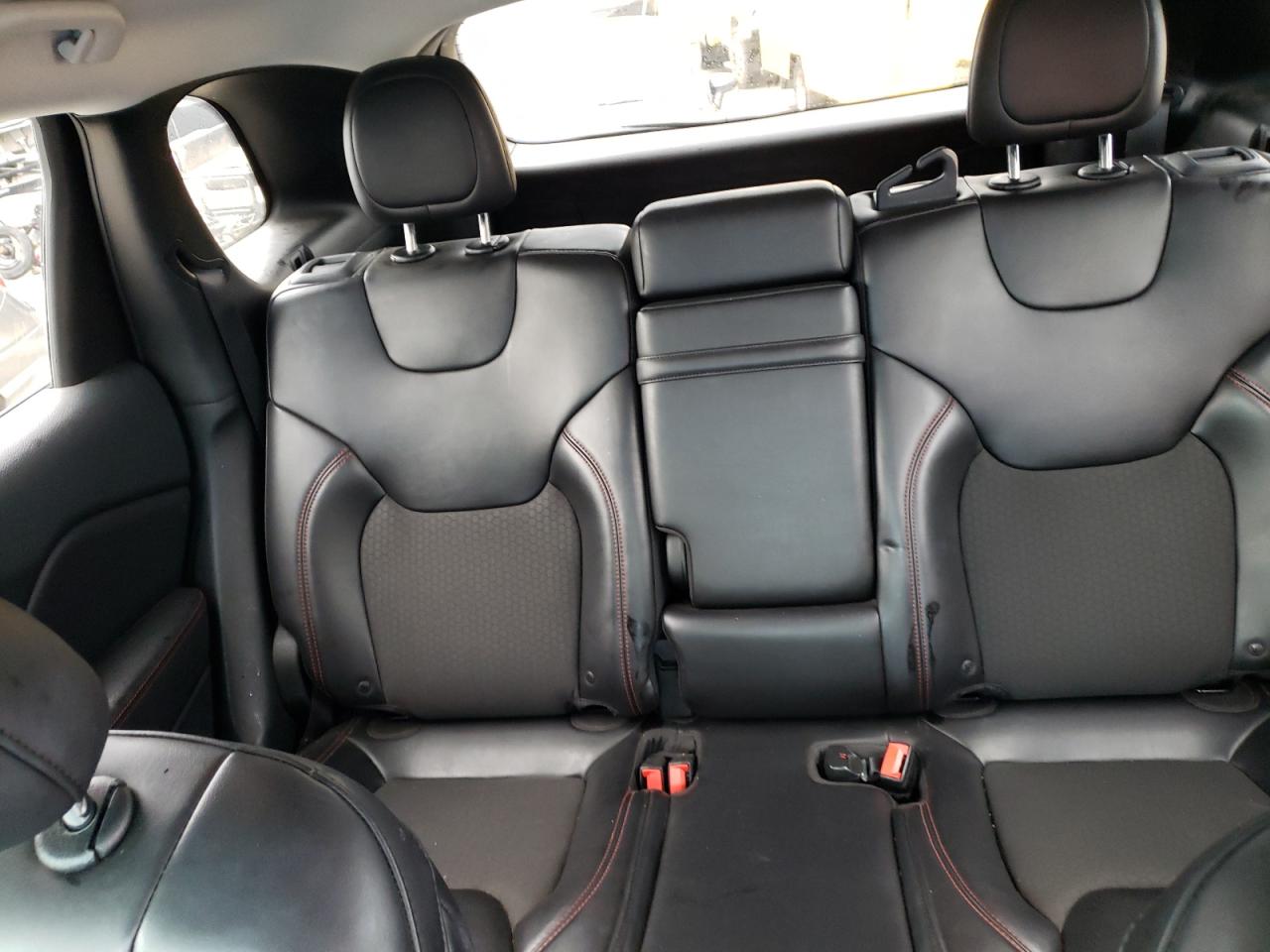 1C4PJMBN1KD259541 2019 Jeep Cherokee Trailhawk