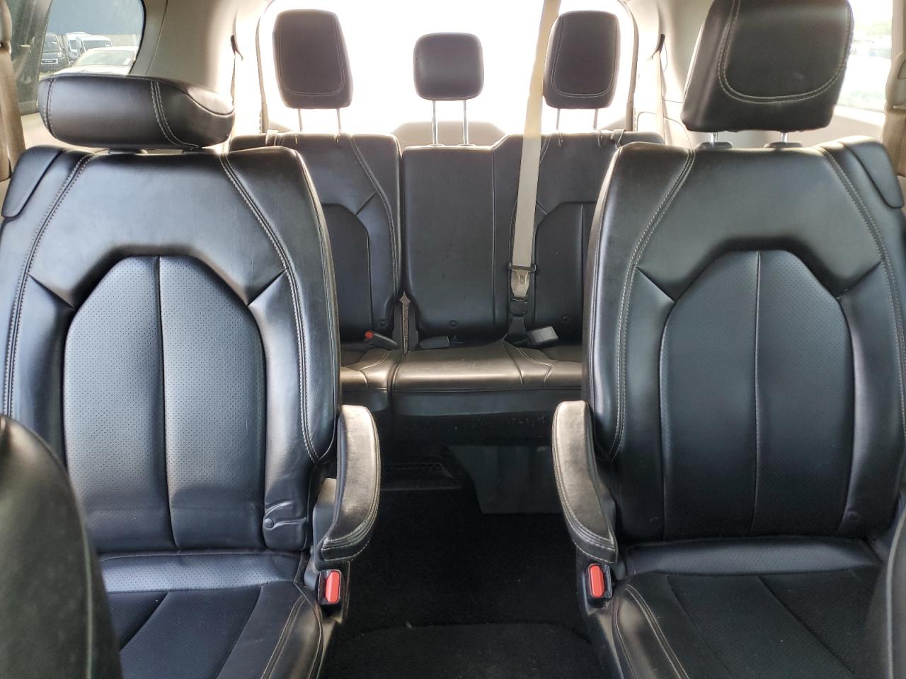 2C4RC1DG9LR260791 2020 Chrysler Voyager Lxi