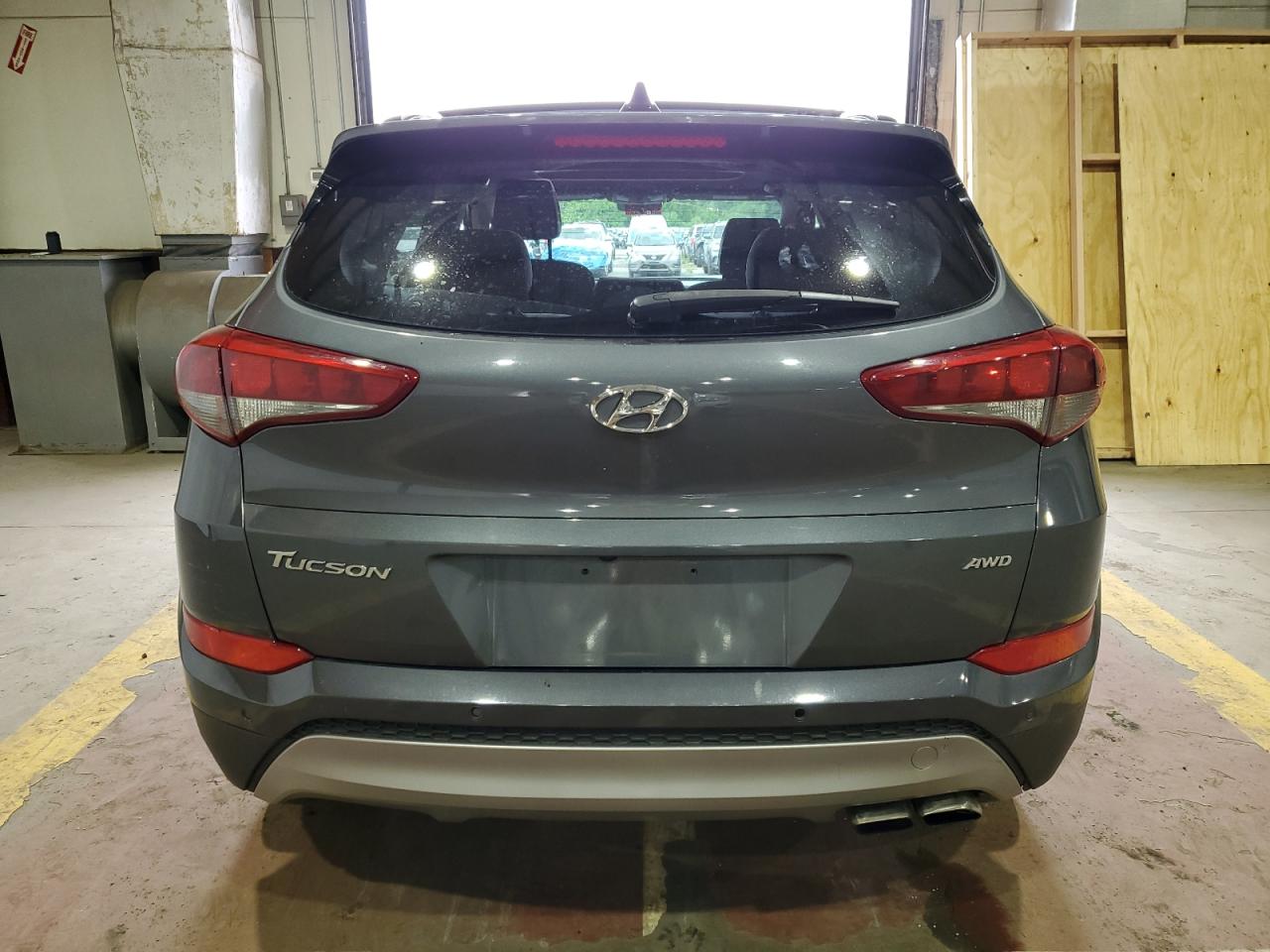 KM8J3CA2XJU689015 2018 Hyundai Tucson Value