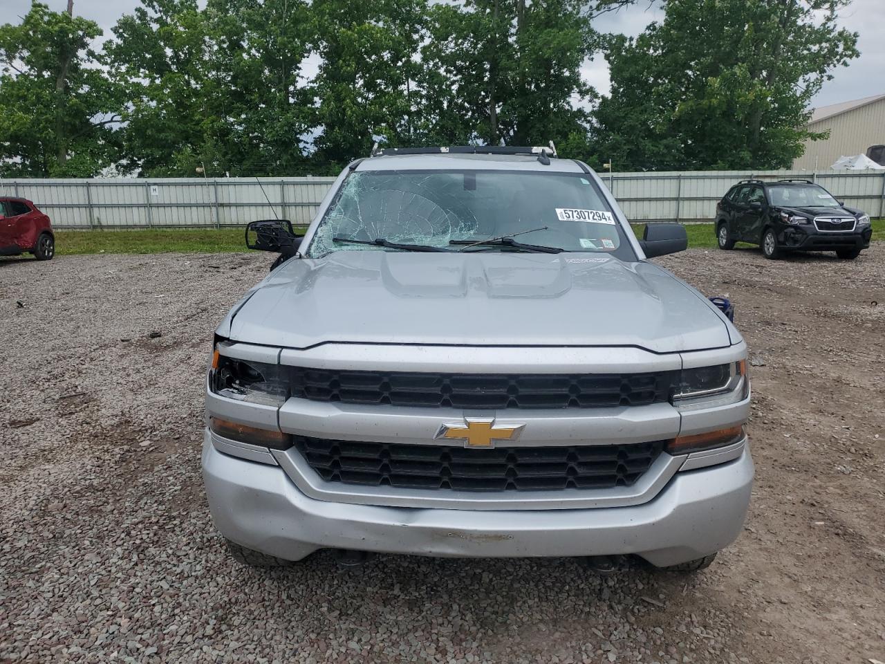 1GCVKPEH8JZ127034 2018 Chevrolet Silverado K1500 Custom