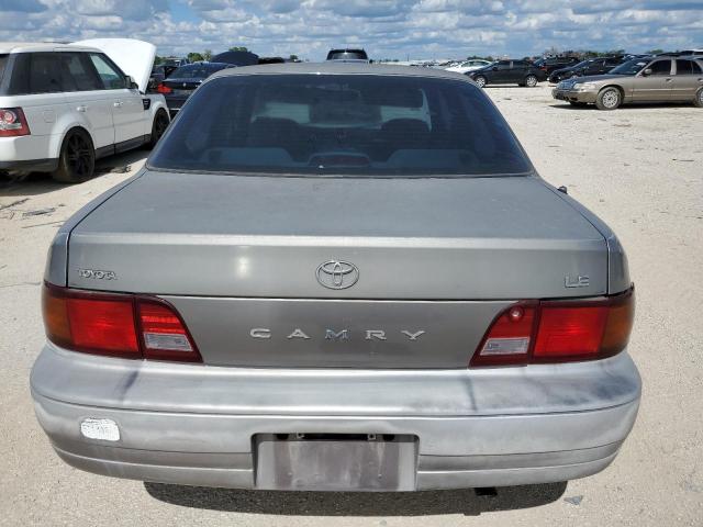 1995 Toyota Camry Le VIN: 4T1SK12E4SU560550 Lot: 60171384