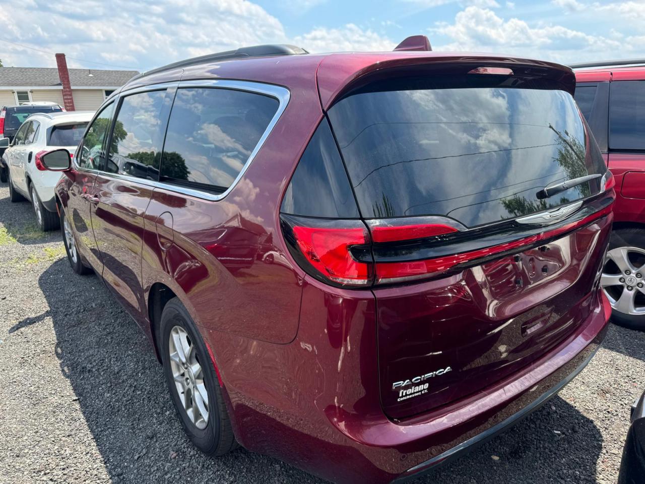 2021 Chrysler Pacifica Touring vin: 2C4RC1FG4MR515037